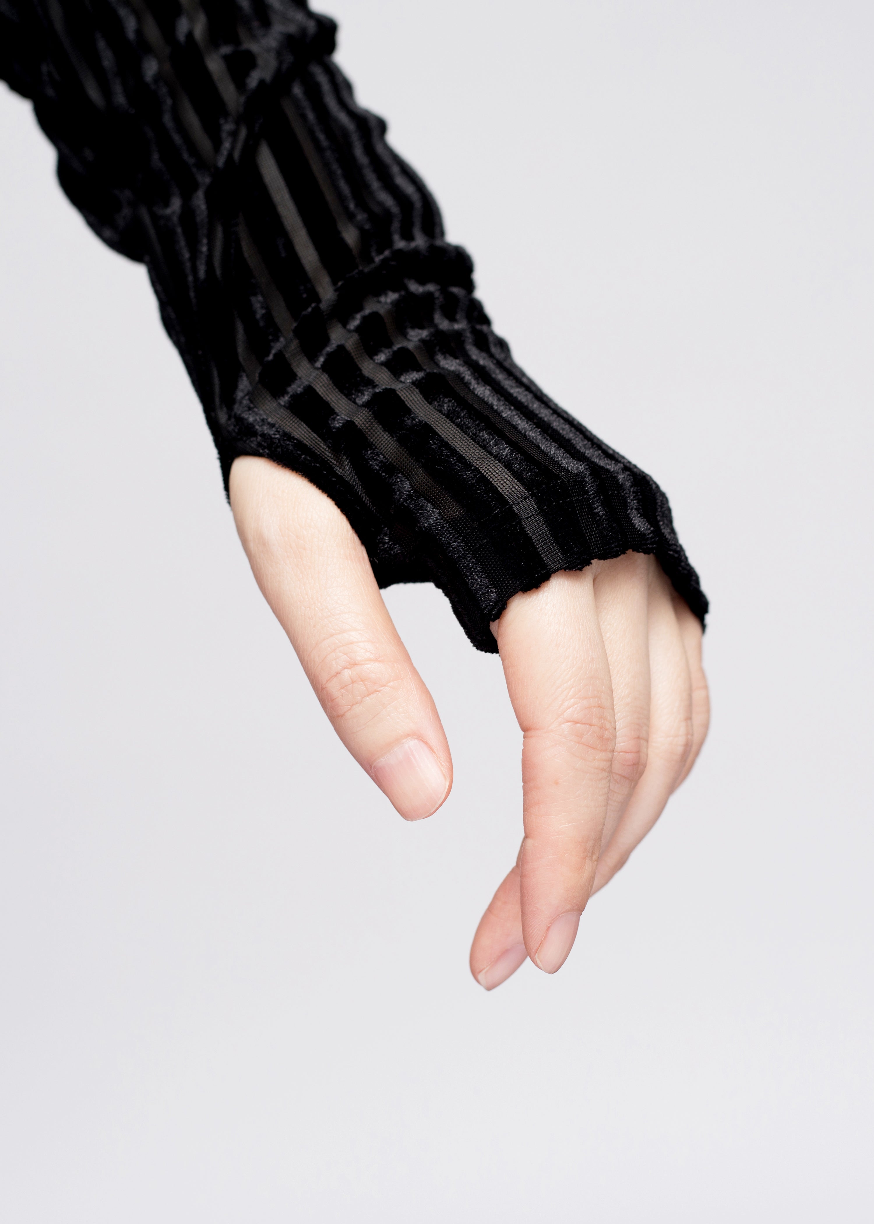 Nurode Open Shoulder Striped Velvet Top