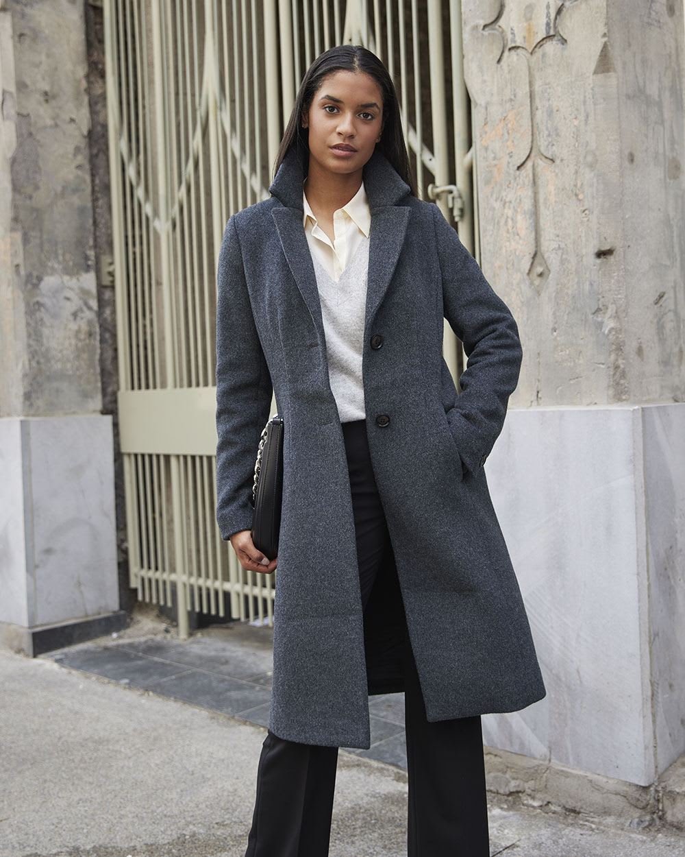 Fitted Luxe Wool Coat with Tailored Collar