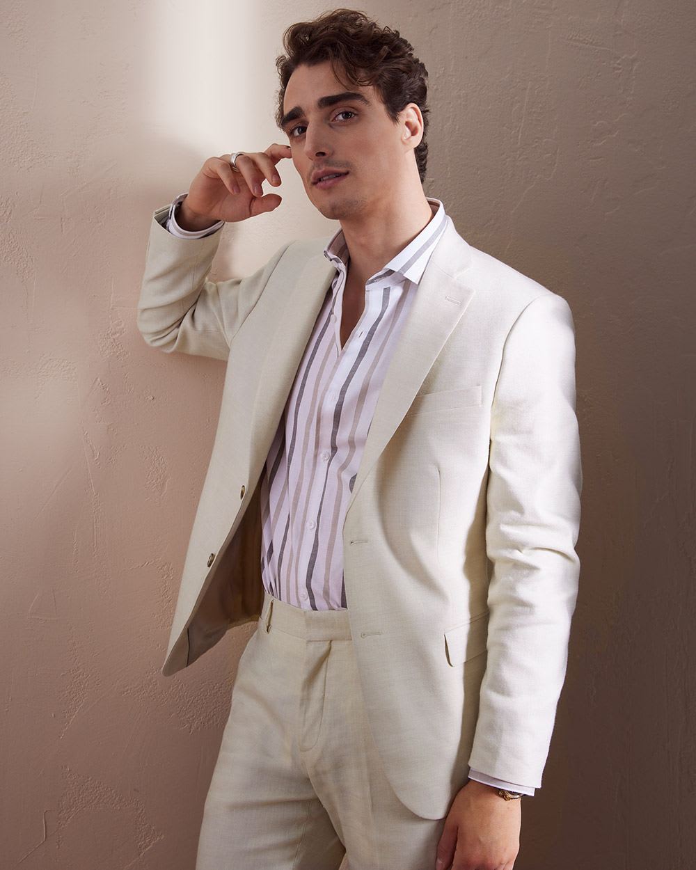 Slim Fit Stretch Linen Blazer