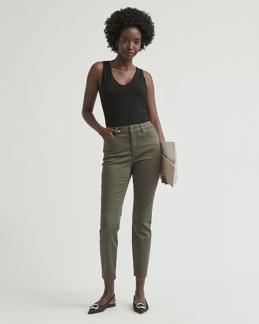 Basic Fitted V-Neck Cami