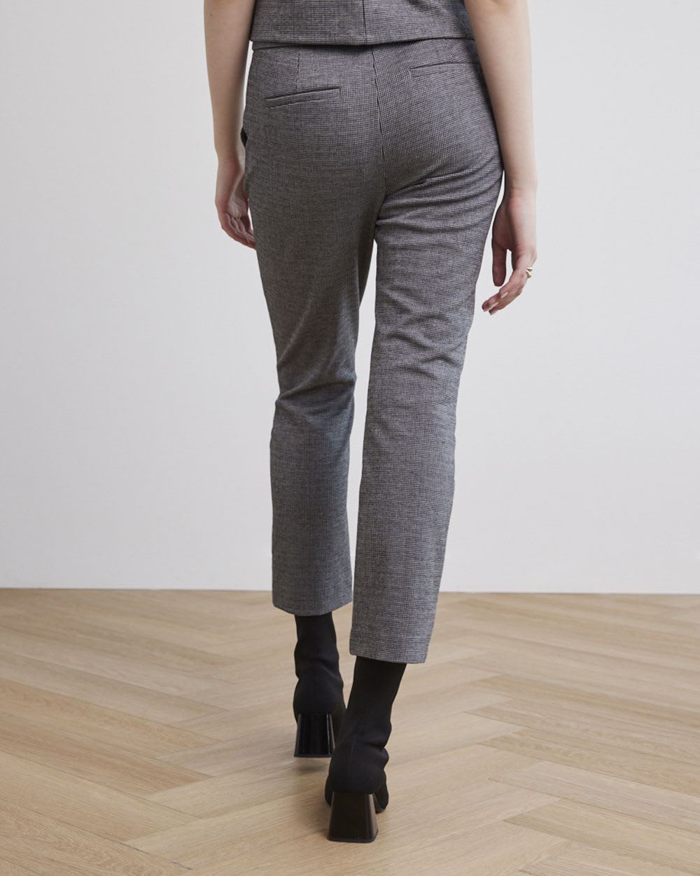 Straight-Leg Mid-Rise Tweed Ankle Pant
