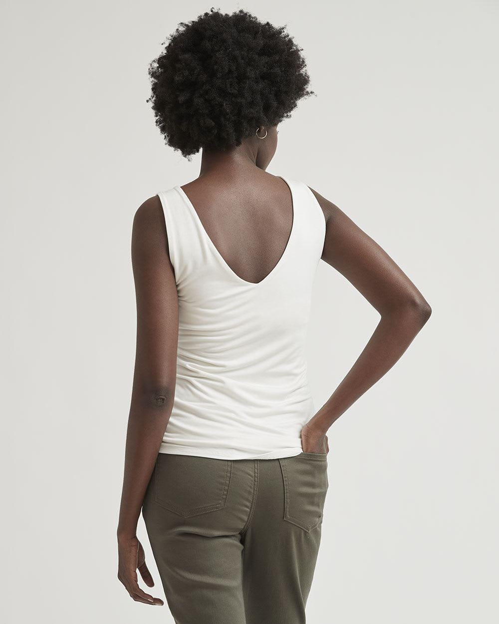 Basic Fitted V-Neck Cami