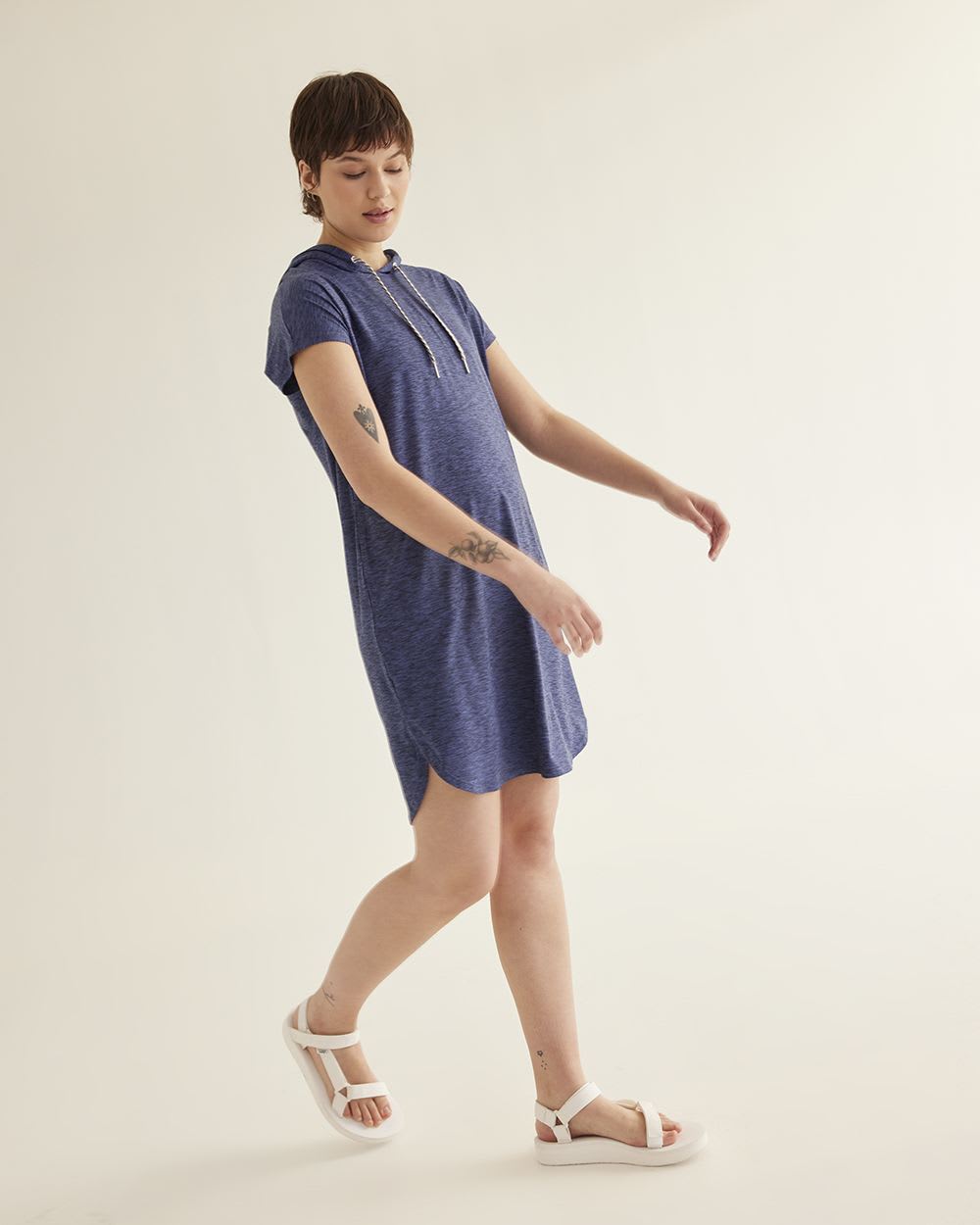 Extended-Sleeve Hooded Dress, Dry Lux Hyba