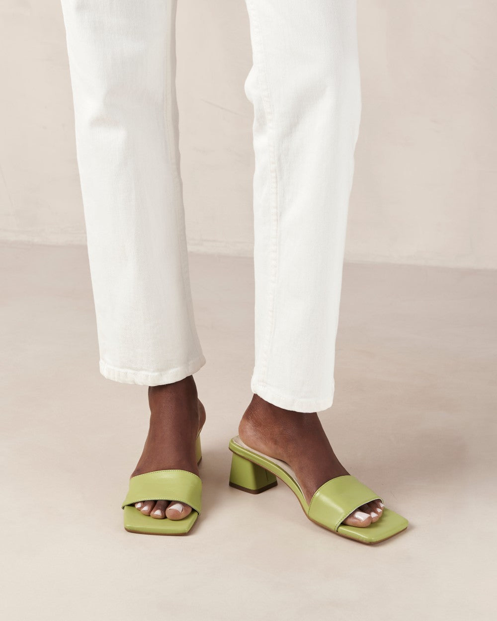 SVEGAN - Squared Peachy Orange Sandals