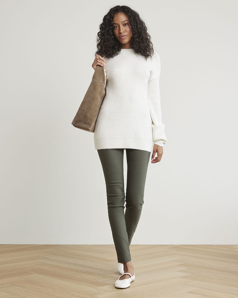 Long-Sleeve Fitted Sweater with Crew Neckline