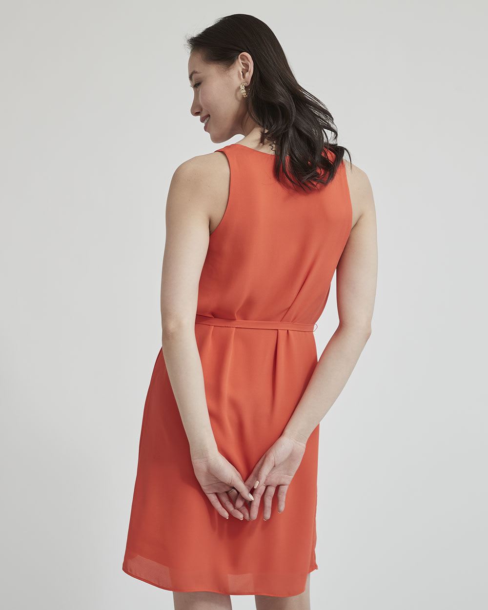 Silky Crepe Sleeveless Shift Dress