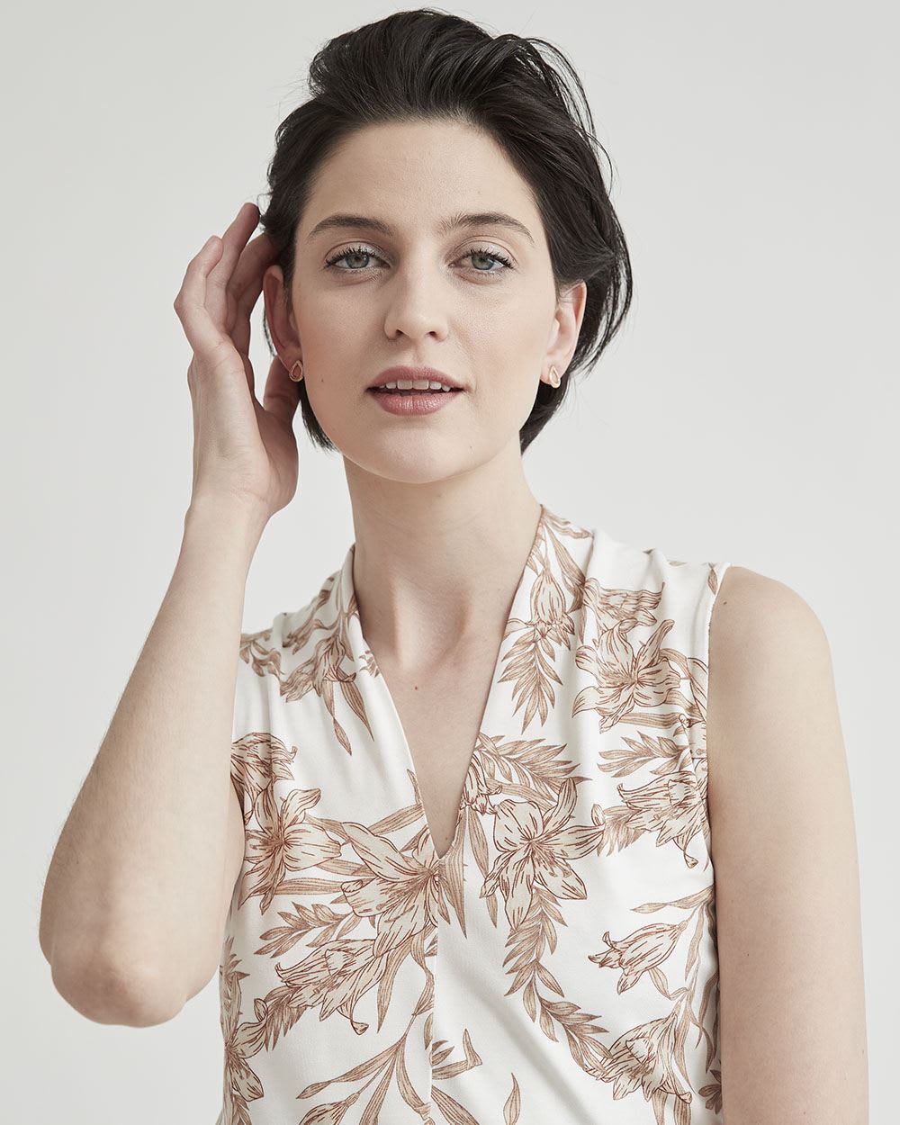 Coloured Fitted Sleeveless V-Neck T-Shirt