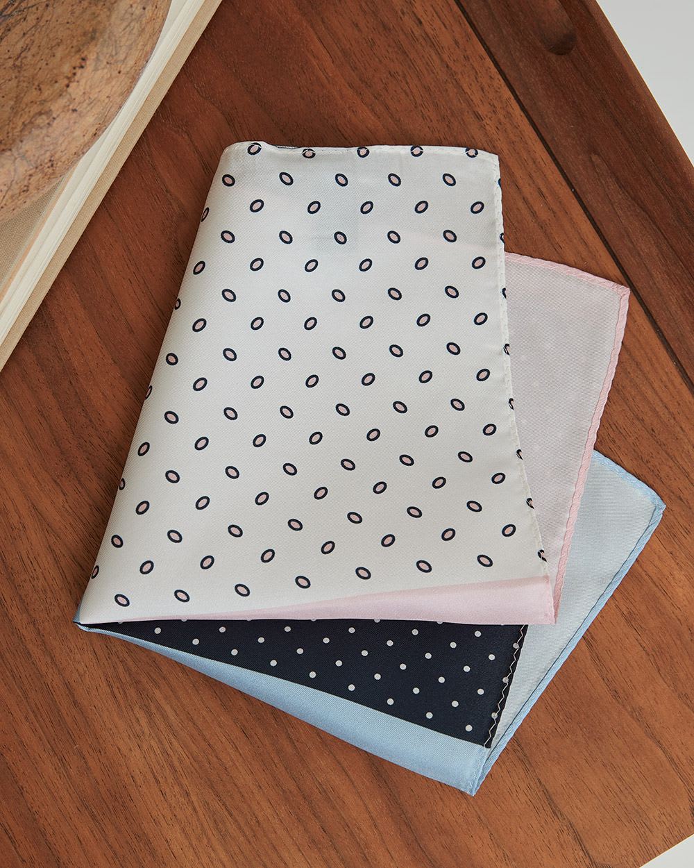 Light Handkerchief with 4 Way Pattern