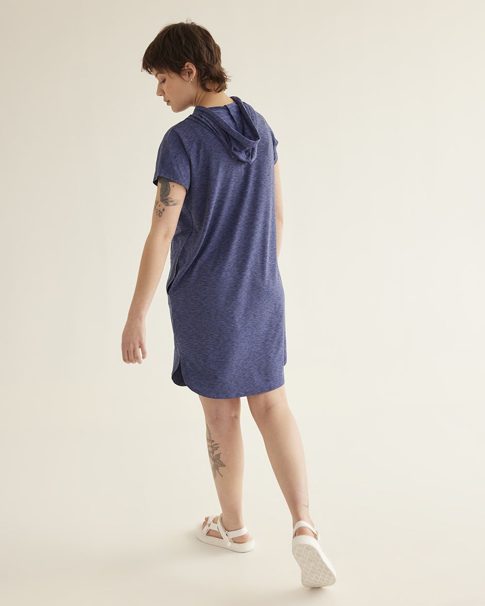 Extended-Sleeve Hooded Dress, Dry Lux Hyba