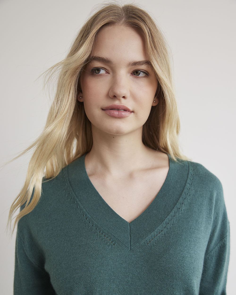 Long-Sleeve V-Neck Cashmere-Blend Sweater