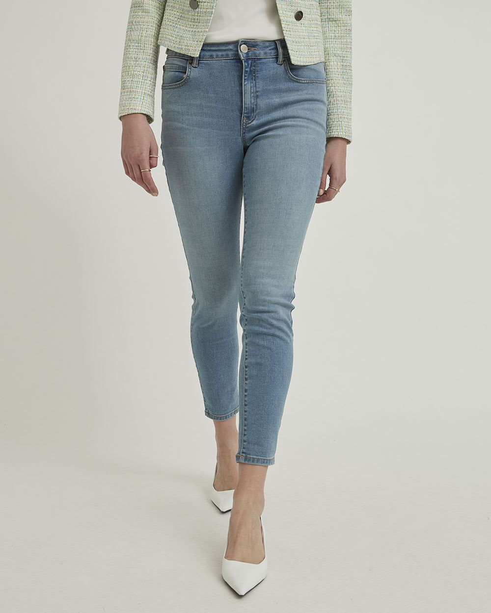 Light Wash Mid-Rise Natalie Jegging - 28"