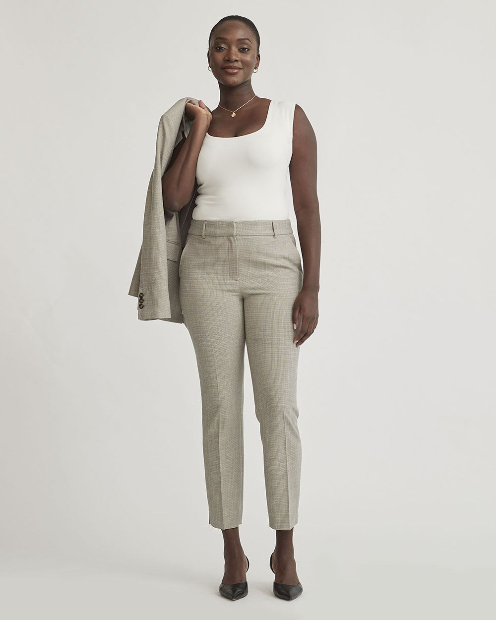 Fitted Sleeveless Scoop-Neck Tank Top