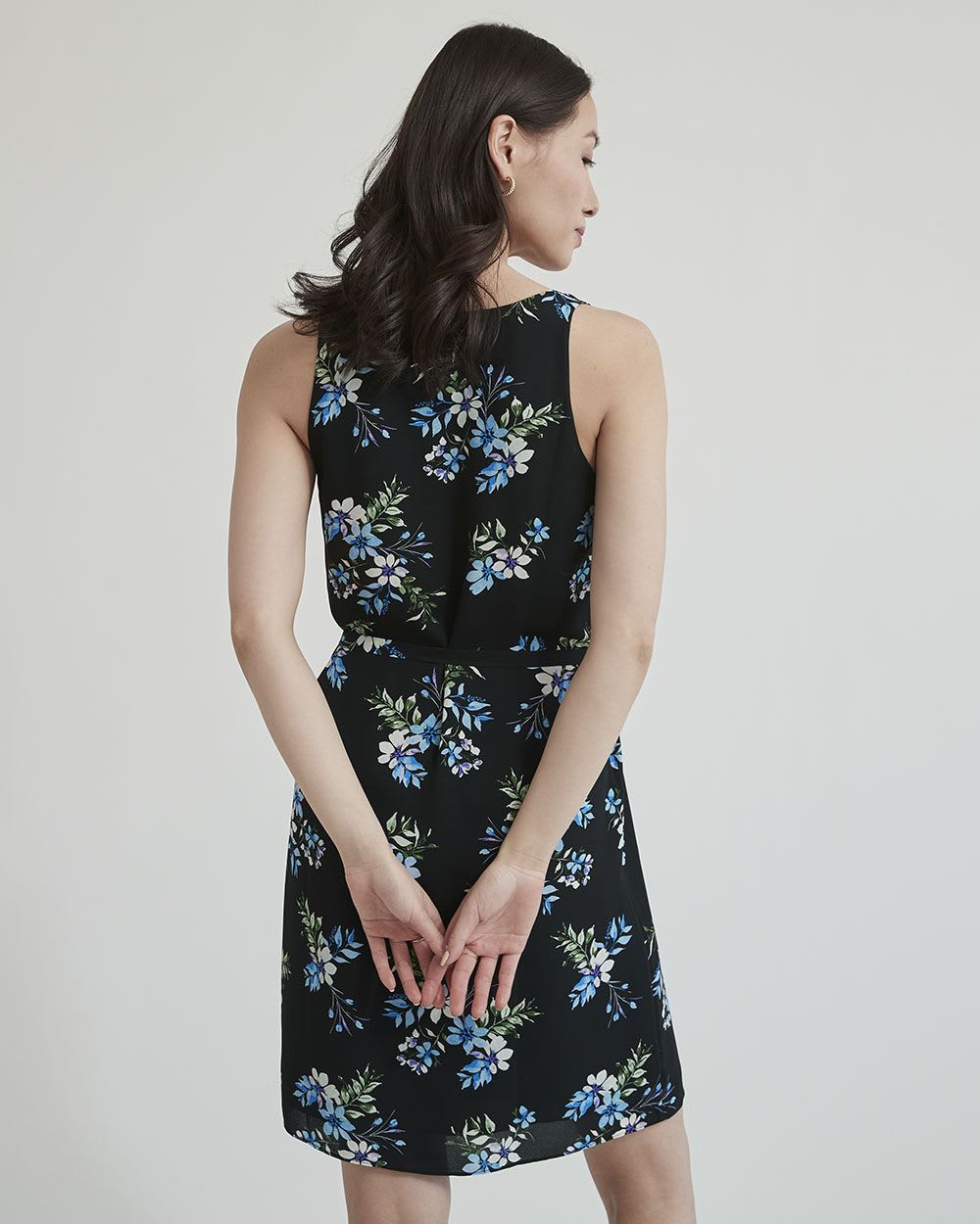 Silky Crepe Sleeveless Shift Dress