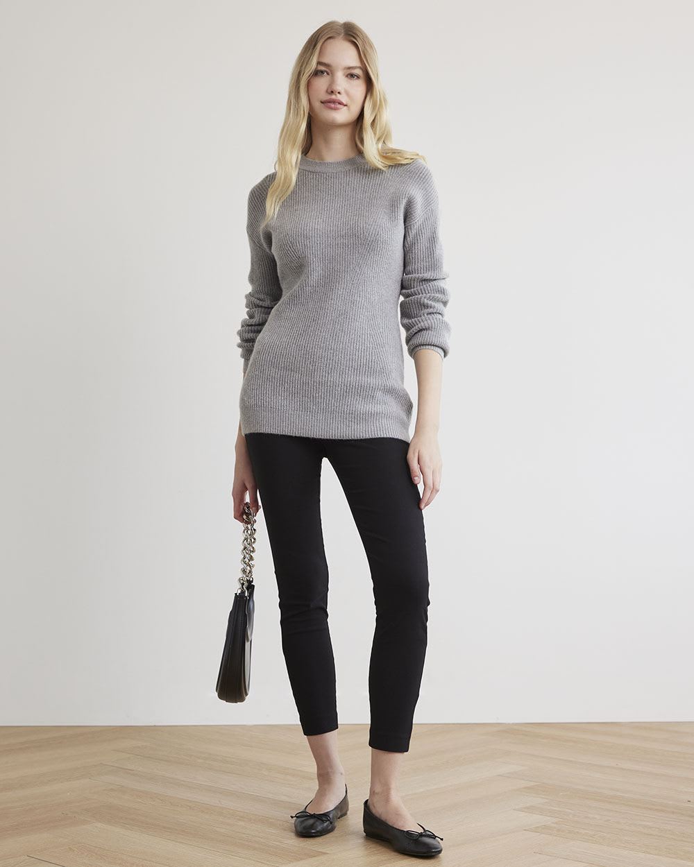 Long-Sleeve Fitted Sweater with Crew Neckline