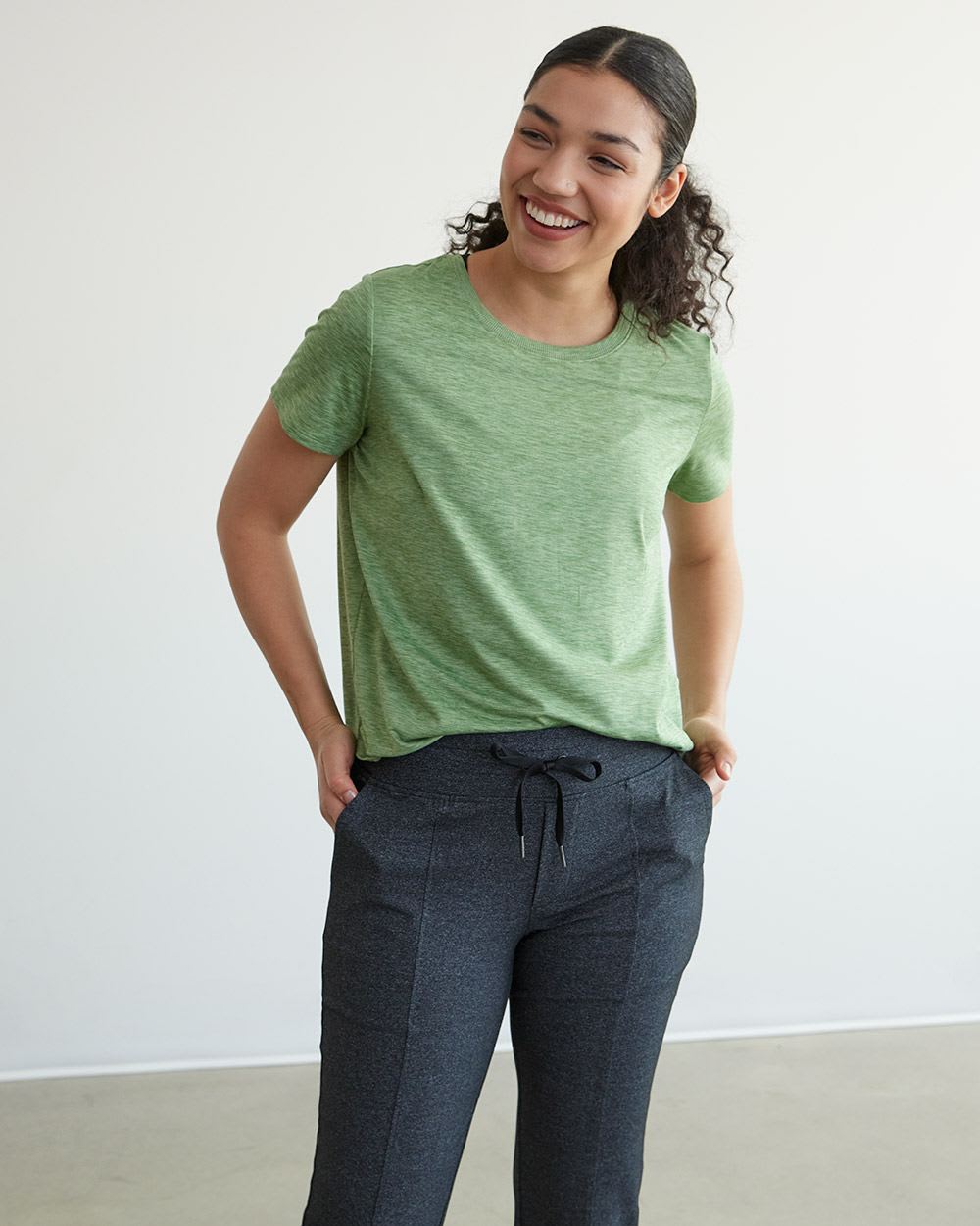 Crew-Neck Tee with Rounded Hem, Dry Lux Hyba
