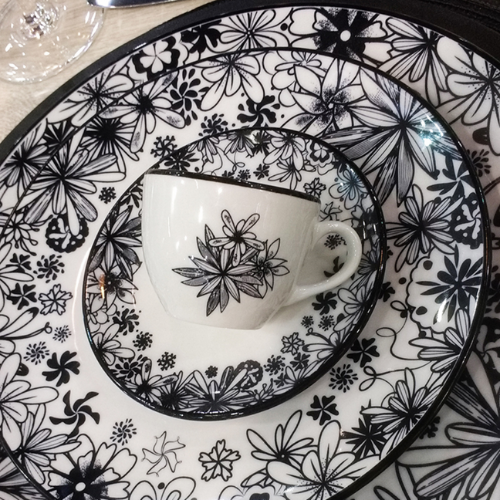 Oxford Coup Black Forest 20 Pieces Dinnerware Set Service for 4