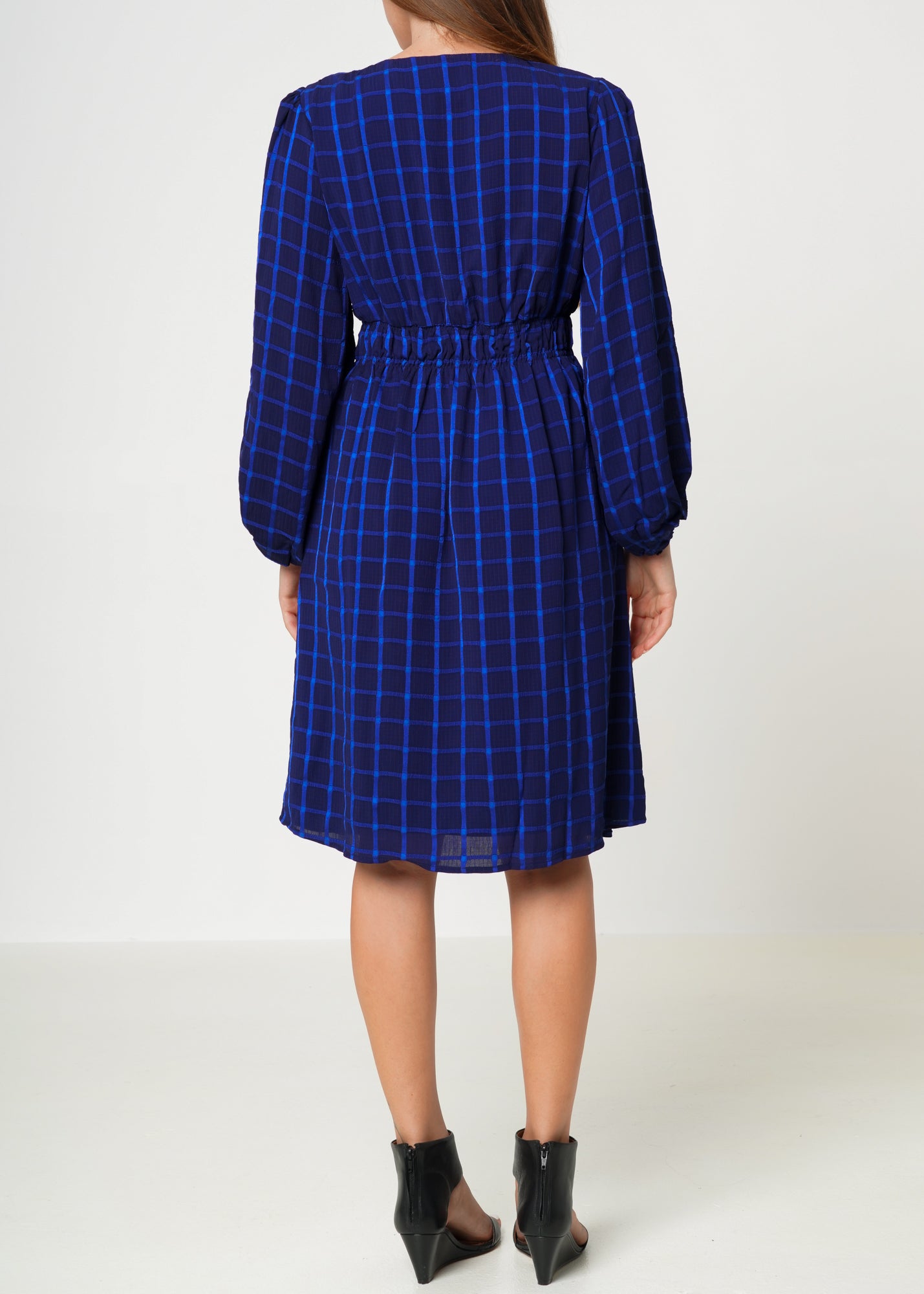 Nurode V-neck Checkered Dress