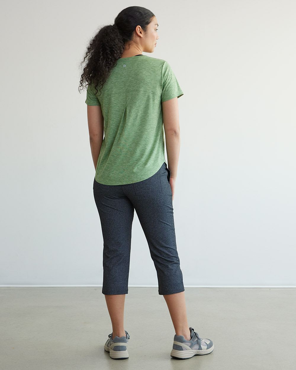 Crew-Neck Tee with Rounded Hem, Dry Lux Hyba