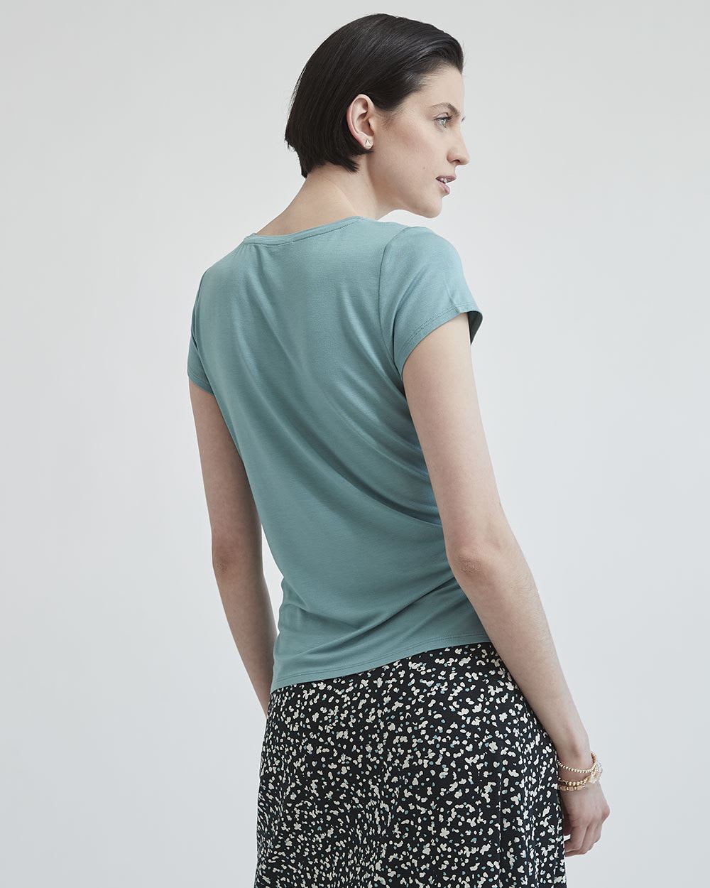 Fitted Short Sleeve Scoop-Neck T-Shirt