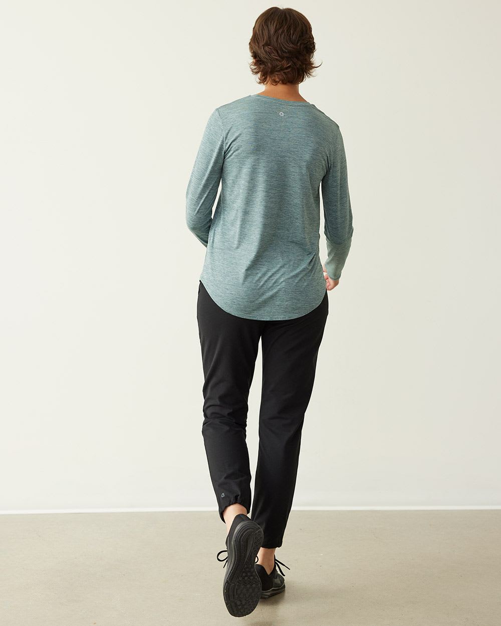 Long-Sleeve Crew-Neck Tee - Dry Lux Hyba Essentials