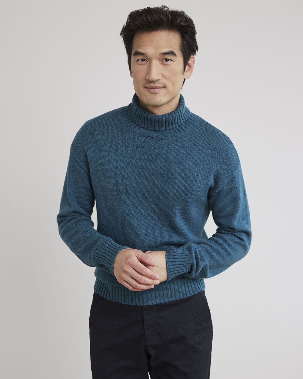 Chunky Long-Sleeve Turtleneck Sweater