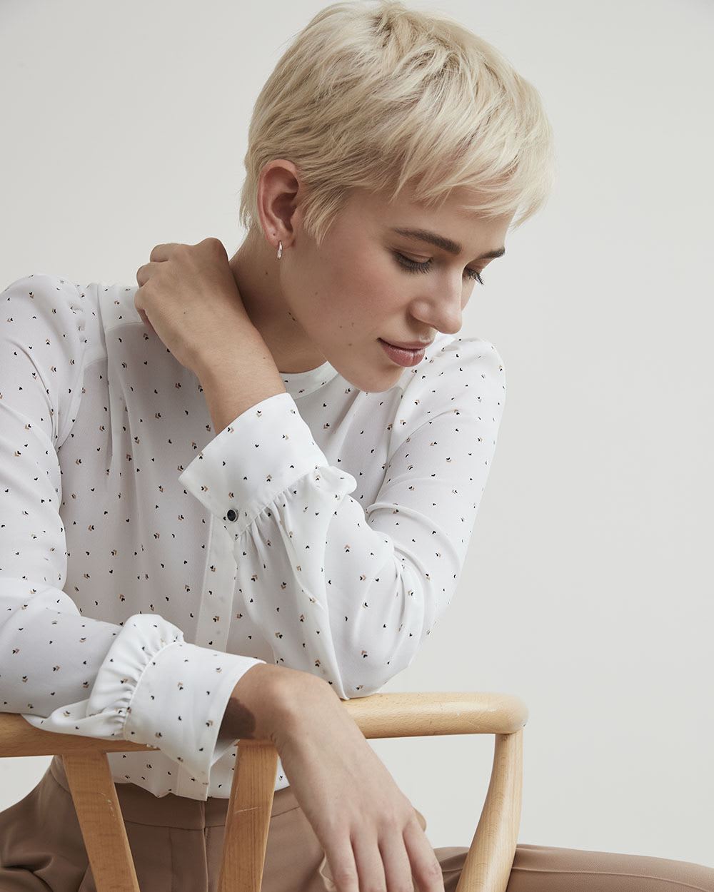 Long-Sleeve Buttoned-Down Silky Crepe Blouse