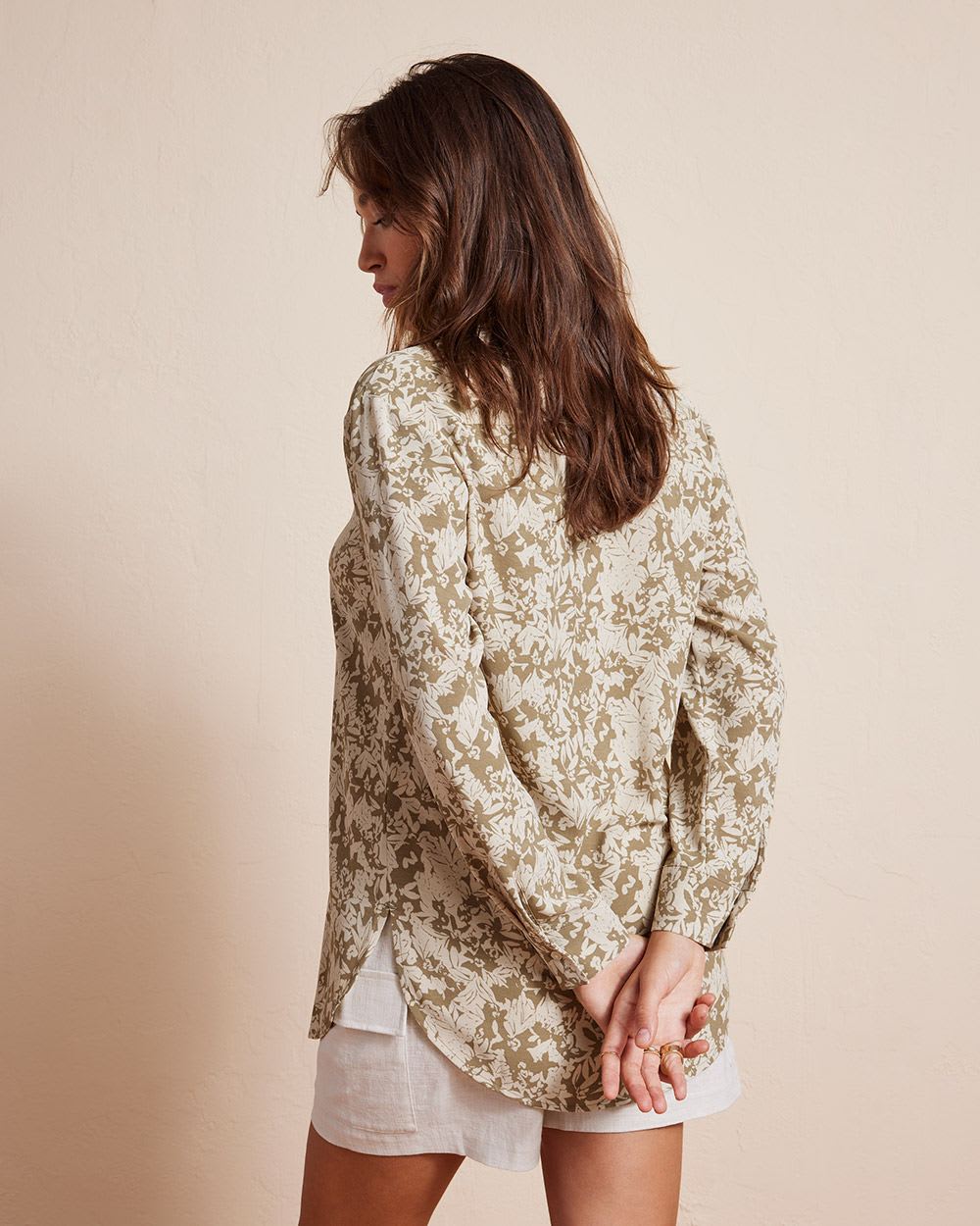 Long-Sleeve Buttoned-Down Fluid Blouse with V Neckline