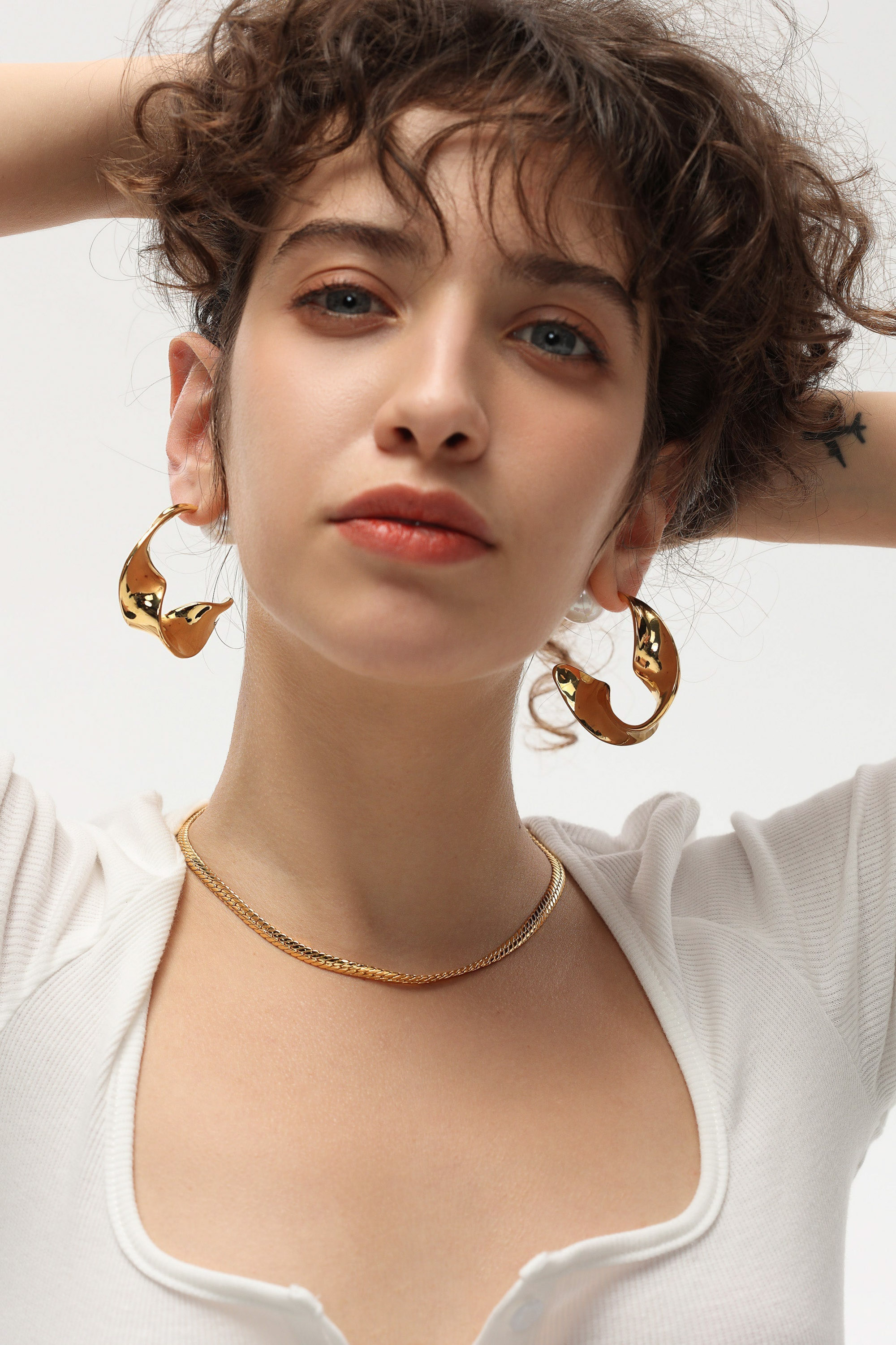 Classicharms-Gold Chunky Wave Statement Hoop Earrings and Pearl Studs Set