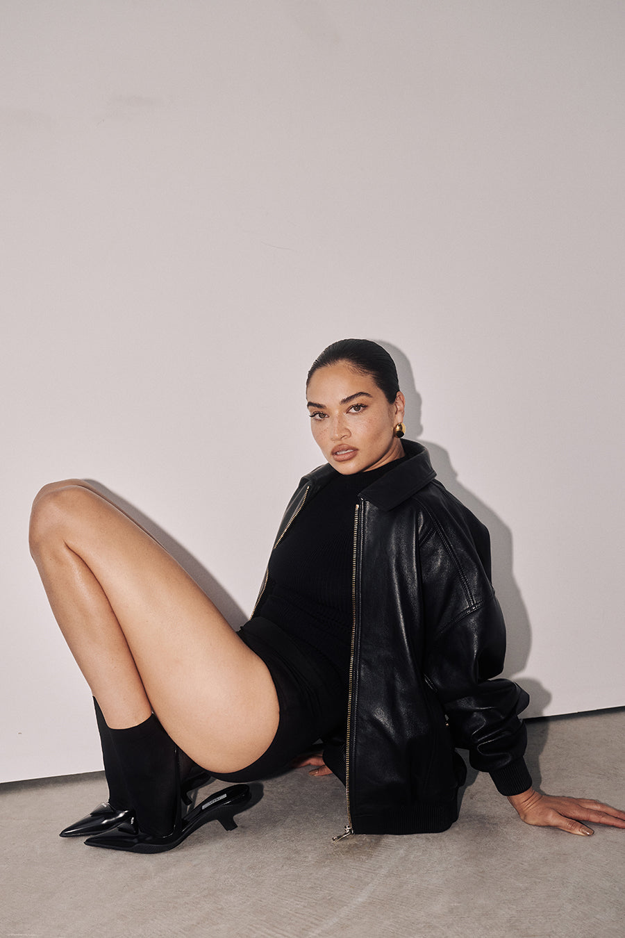 HUTTON BLACK LEATHER BOMBER JACKET