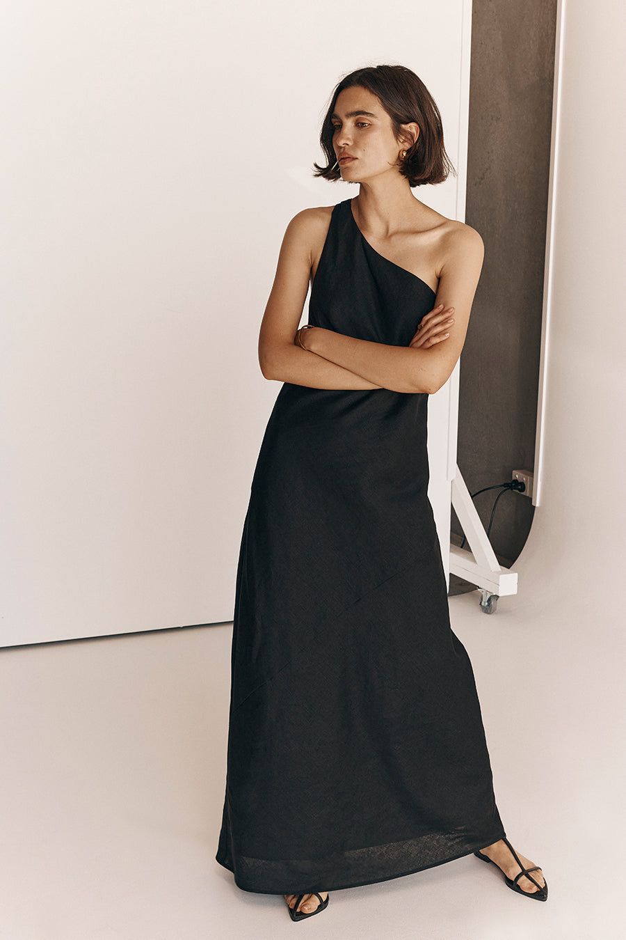 ADDISON BLACK LINEN ASYMMETRIC MAXI DRESS