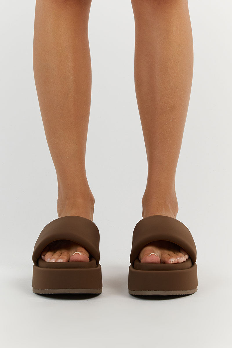 ALIAS MAE BREE LATTE NEOPRENE SLIDE