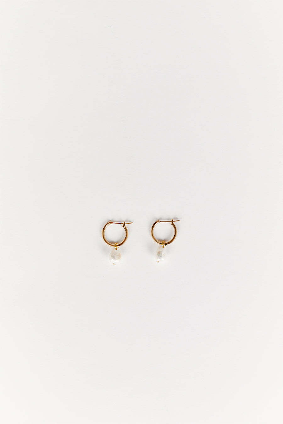 SAINT VALENTINE MINI KESHI GOLD HOOP EARRING