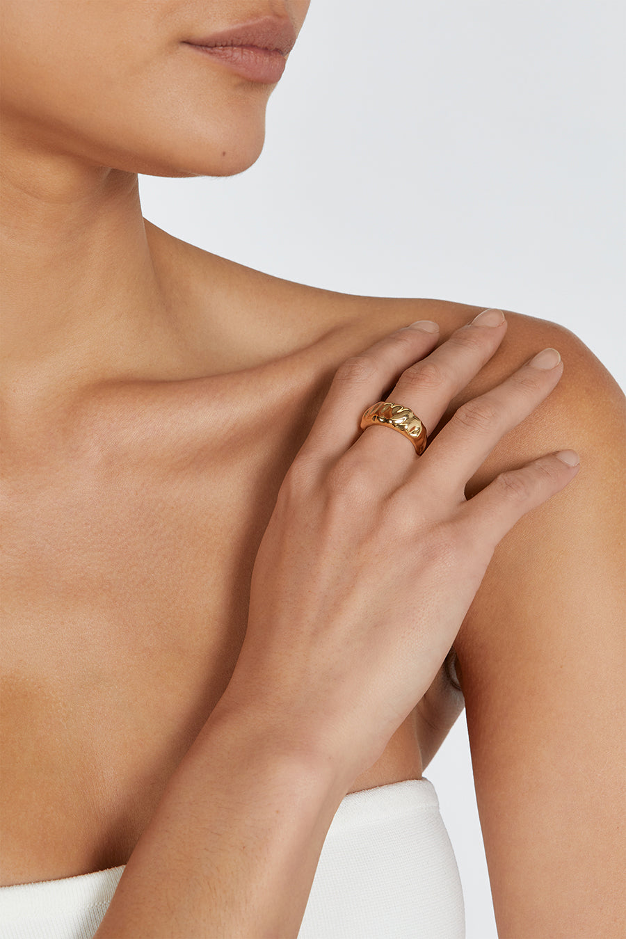 LUV AJ HAMMERED RIDGED GOLD RING