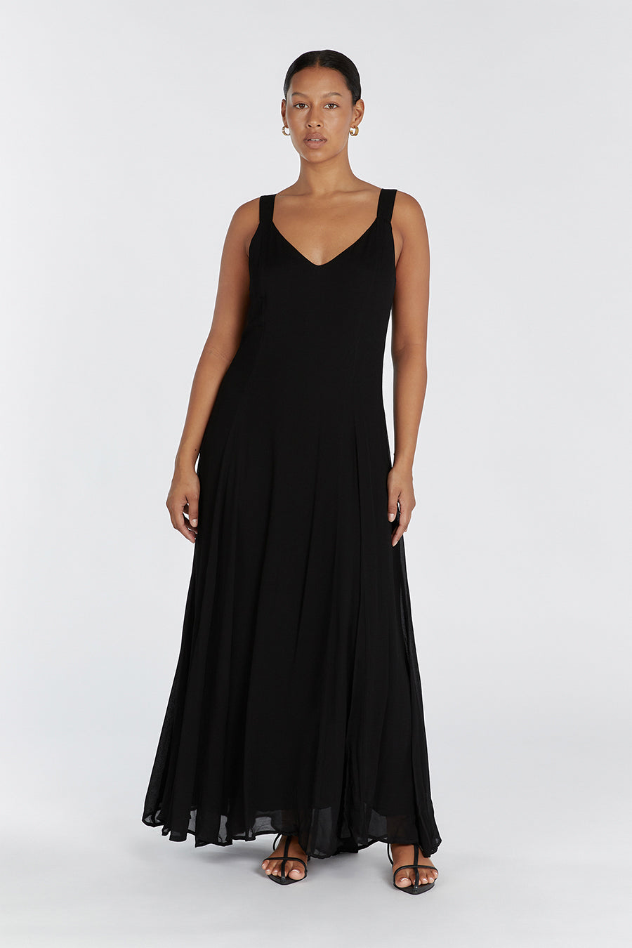 EMILY  BLACK  V-NECK MAXI DRESS