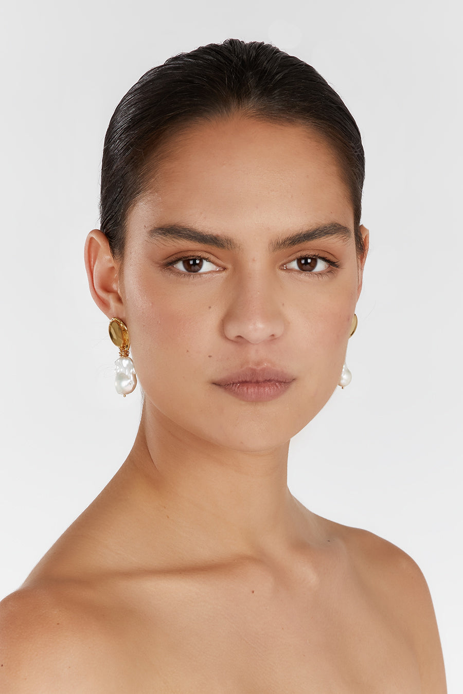 AMBER SCEATS DALE PEARL EARRINGS