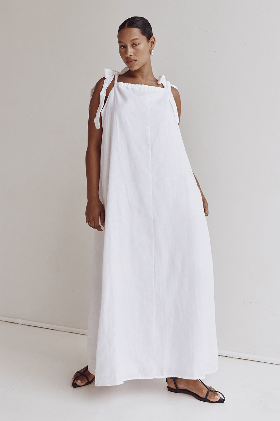 SAYLOR WHITE BOW LINEN MAXI DRESS