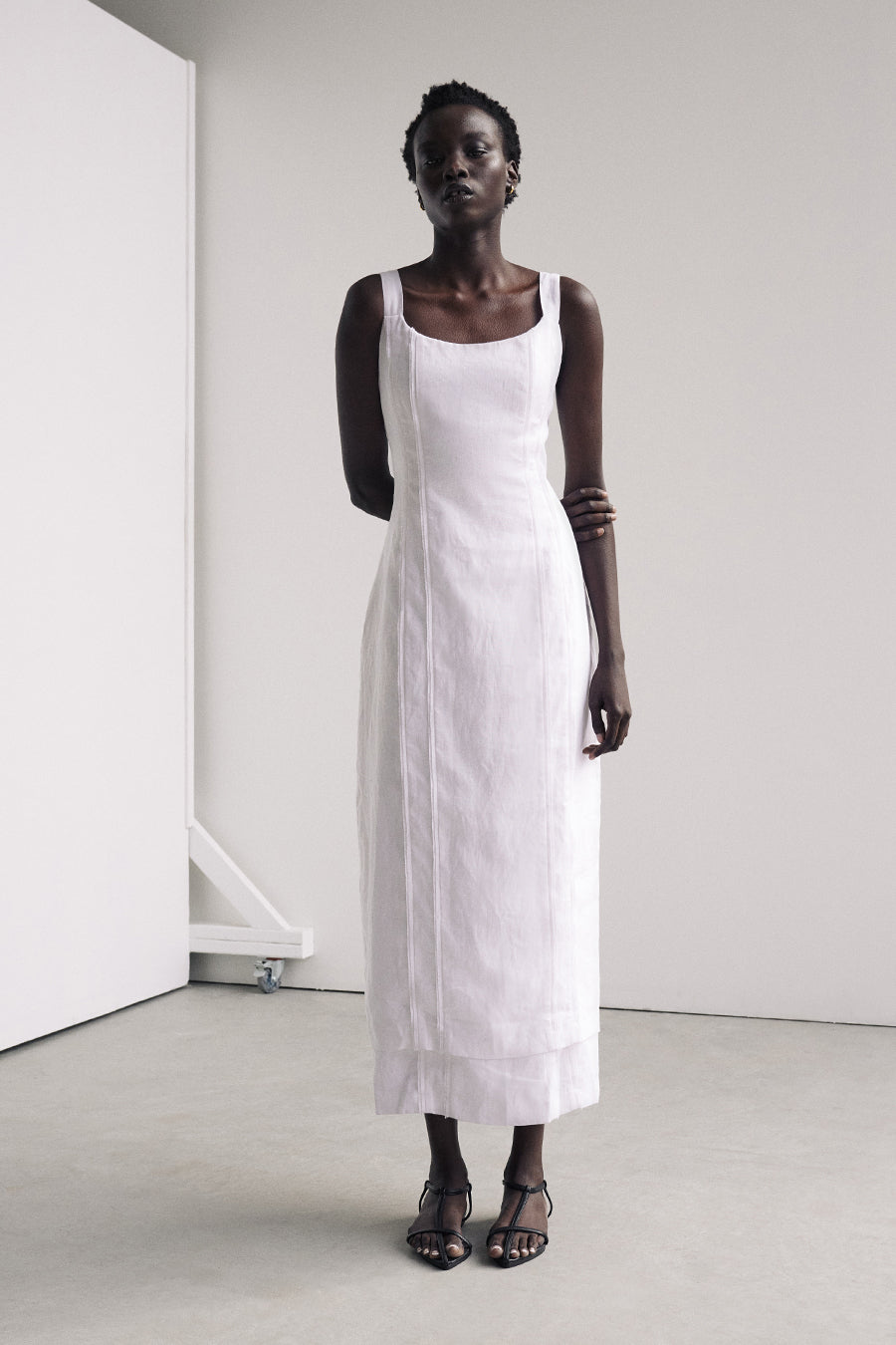 DULCE WHITE LINEN MIDI DRESS