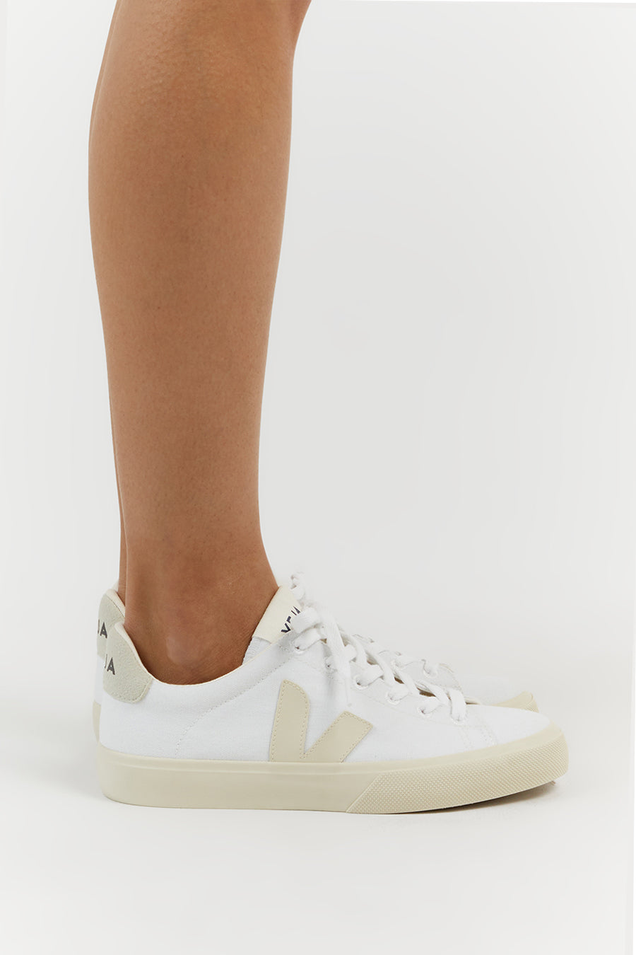 VEJA CAMPO CANVAS WHITE PIERRE
