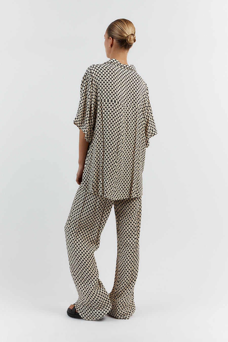 MAE BLACK/CREAM GEO VACATION SHIRT