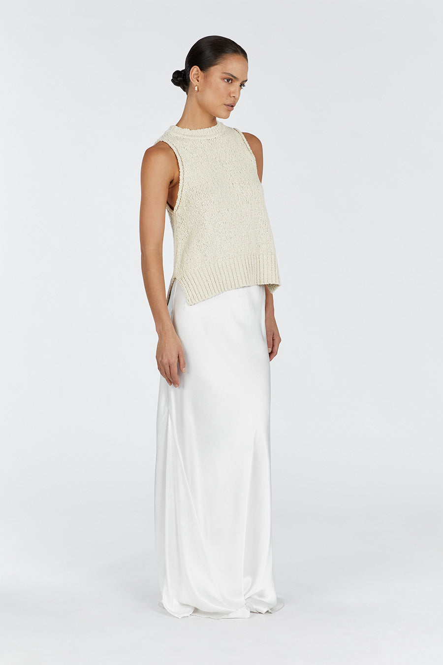DION NATURAL BOUCLE CREW NECK TOP