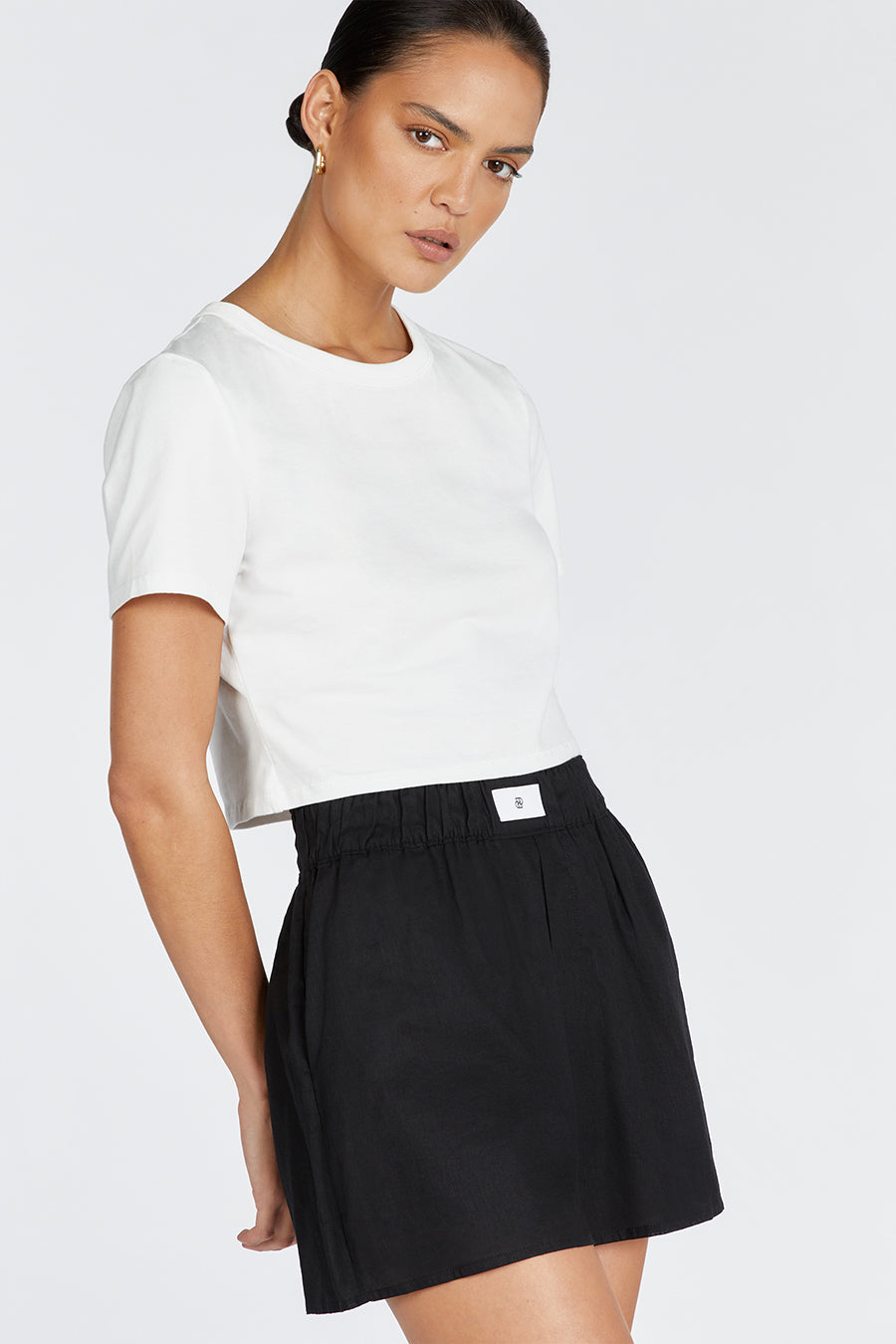 LAIKEN BLACK LINEN SHORT
