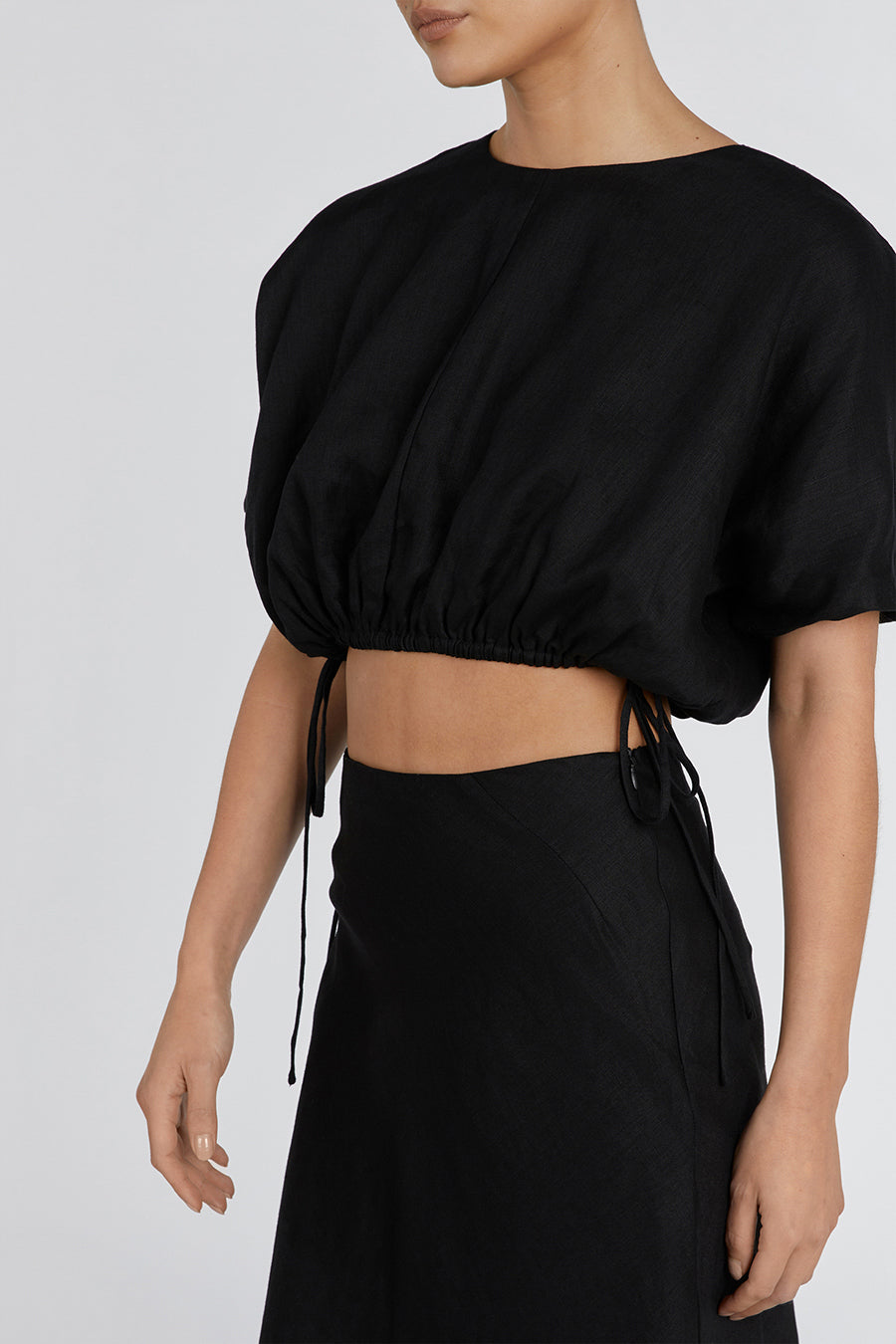 GEORGIA BLACK LINEN CROP TOP