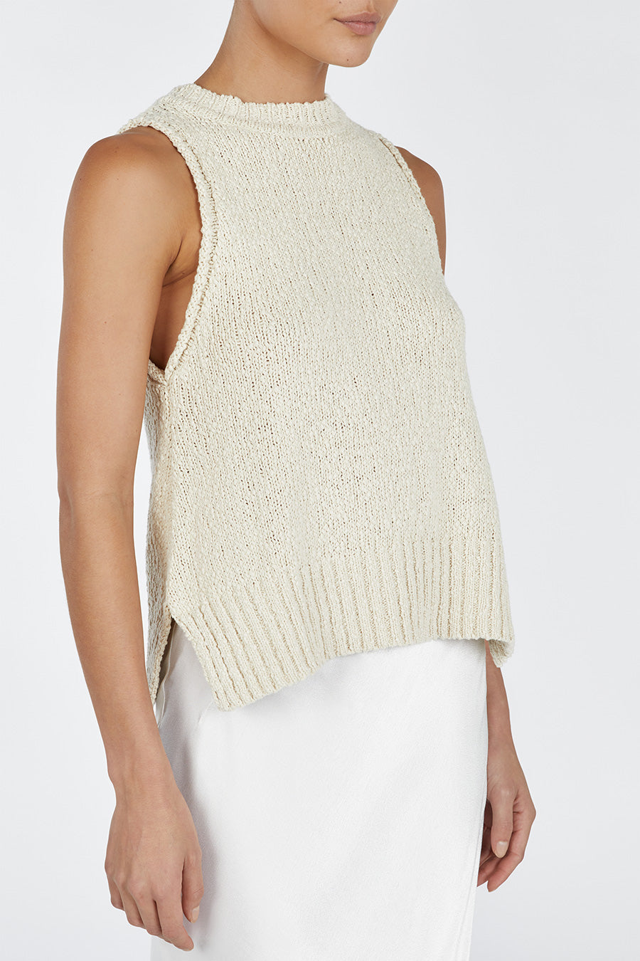 DION NATURAL BOUCLE CREW NECK TOP