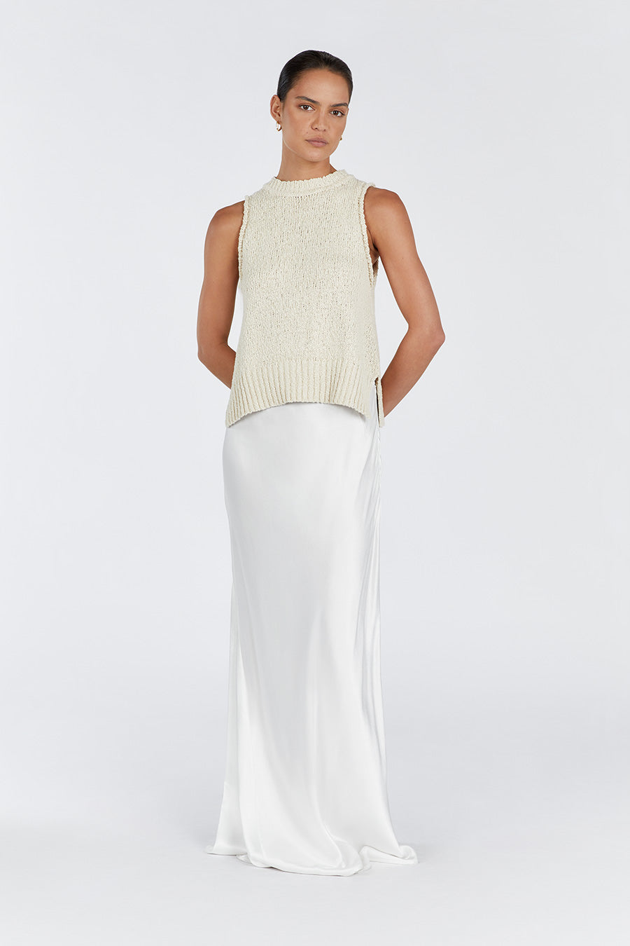 DION NATURAL BOUCLE CREW NECK TOP