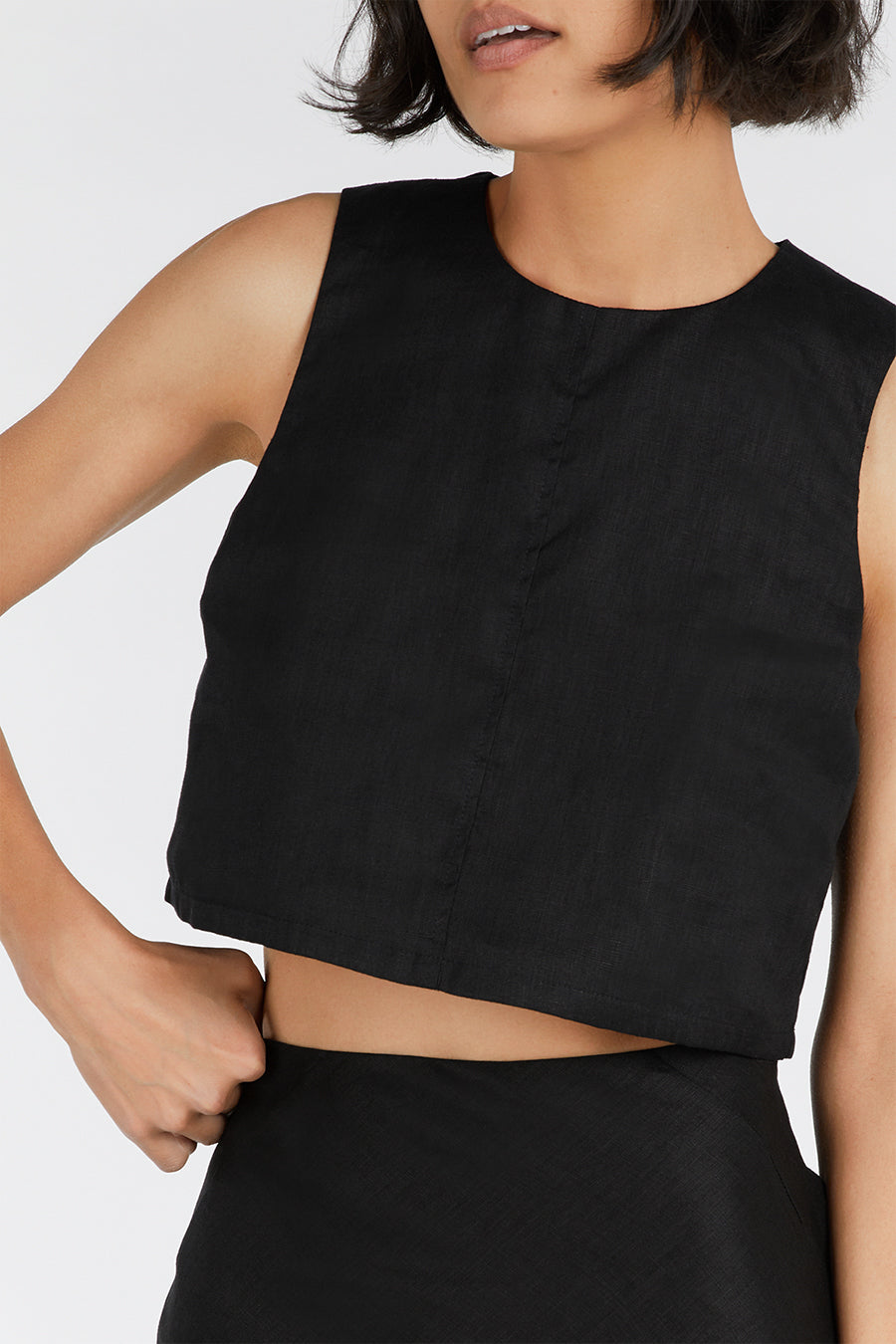 MONICA BLACK SCOOP LINEN CROP TOP