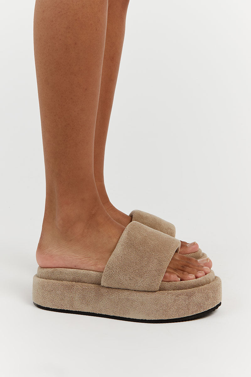 ALIAS MAE BREE LATTE SANDAL