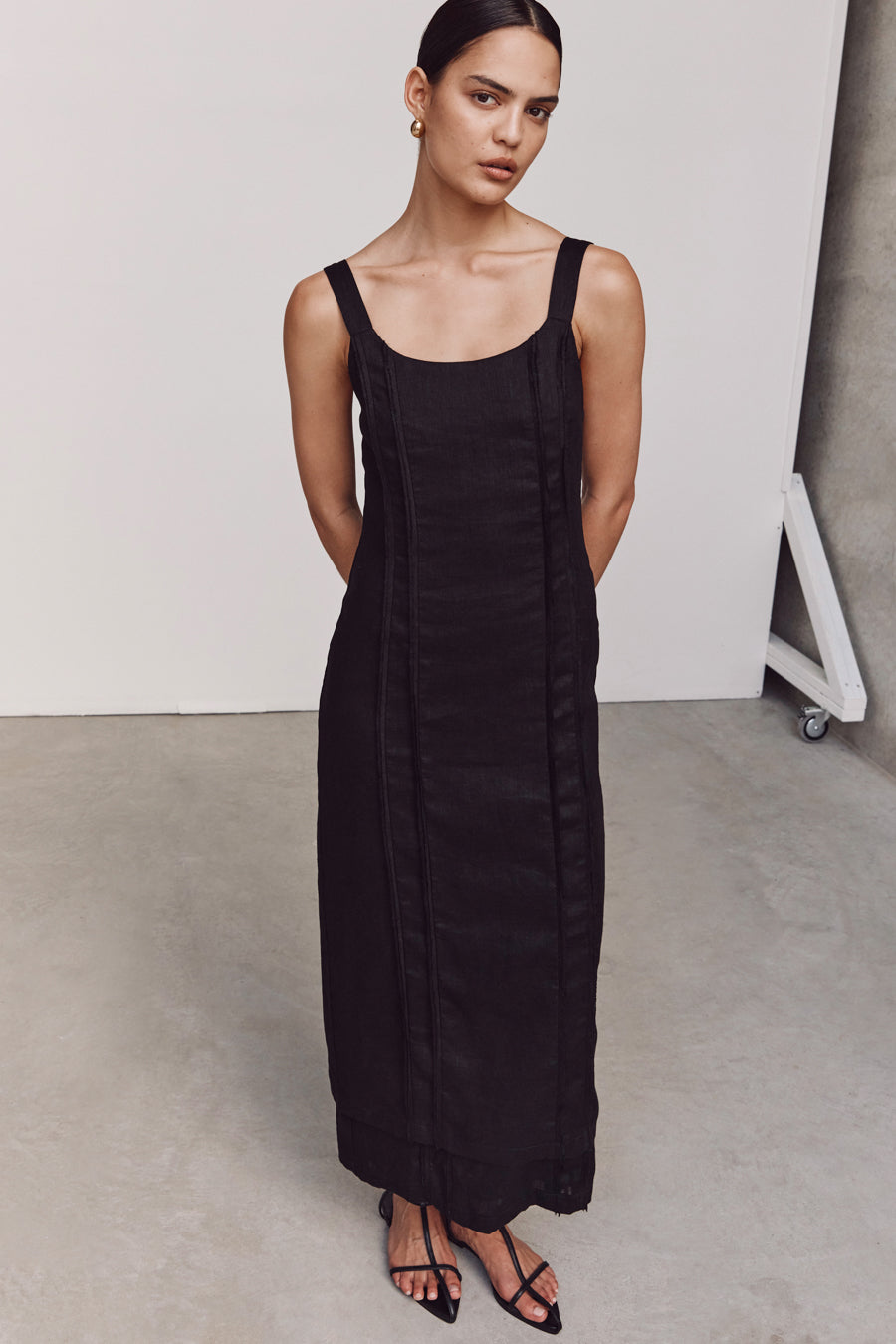 DULCE BLACK LINEN MIDI DRESS