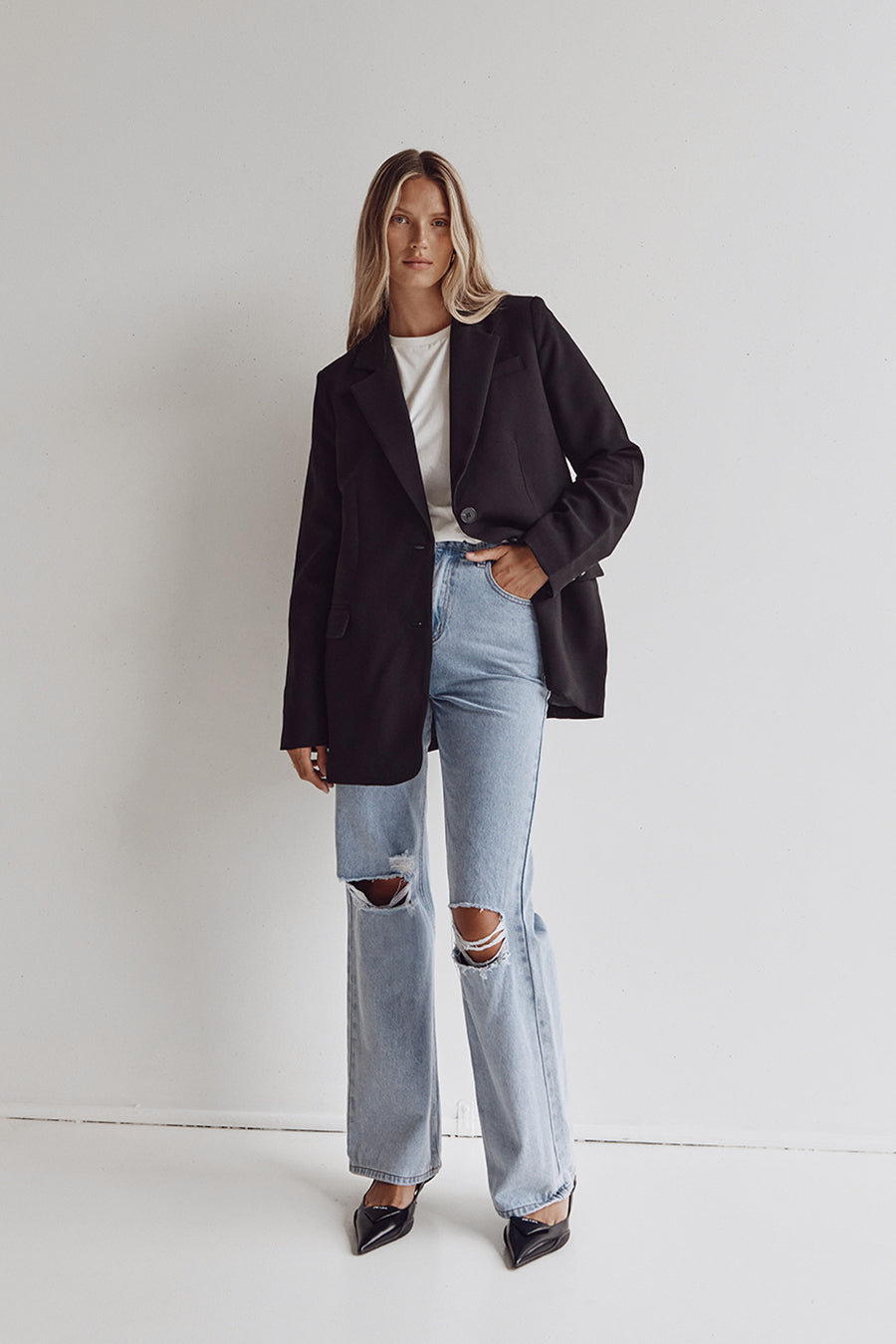ARCHIE BLUE HIGH RISE RIPPED JEAN