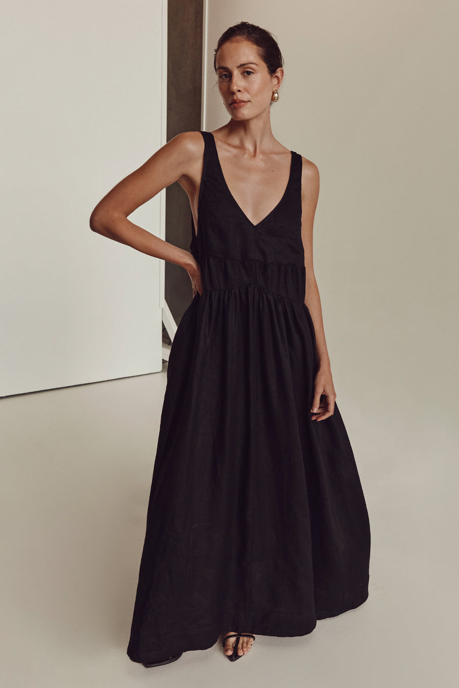 ARLO BLACK V NECK LINEN MAXI DRESS