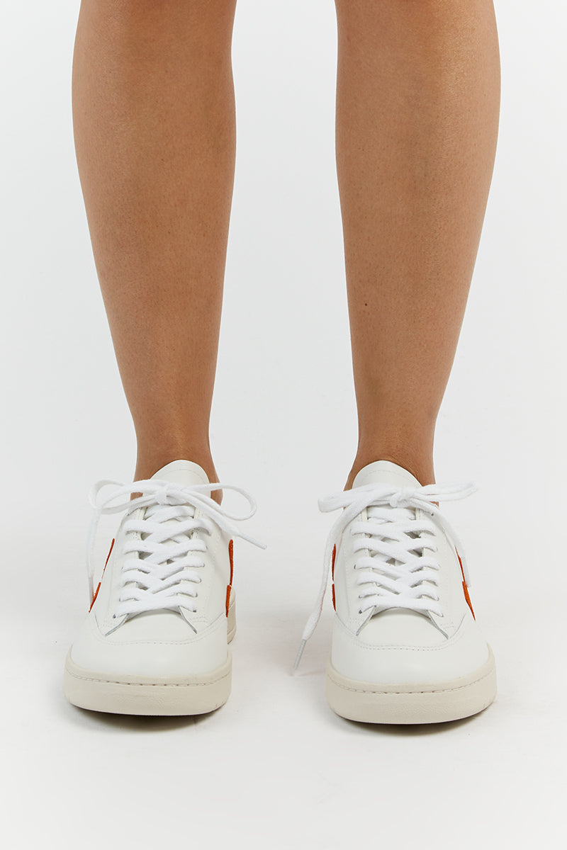 VEJA V-12 LEATHER WHITE PUMPKIN
